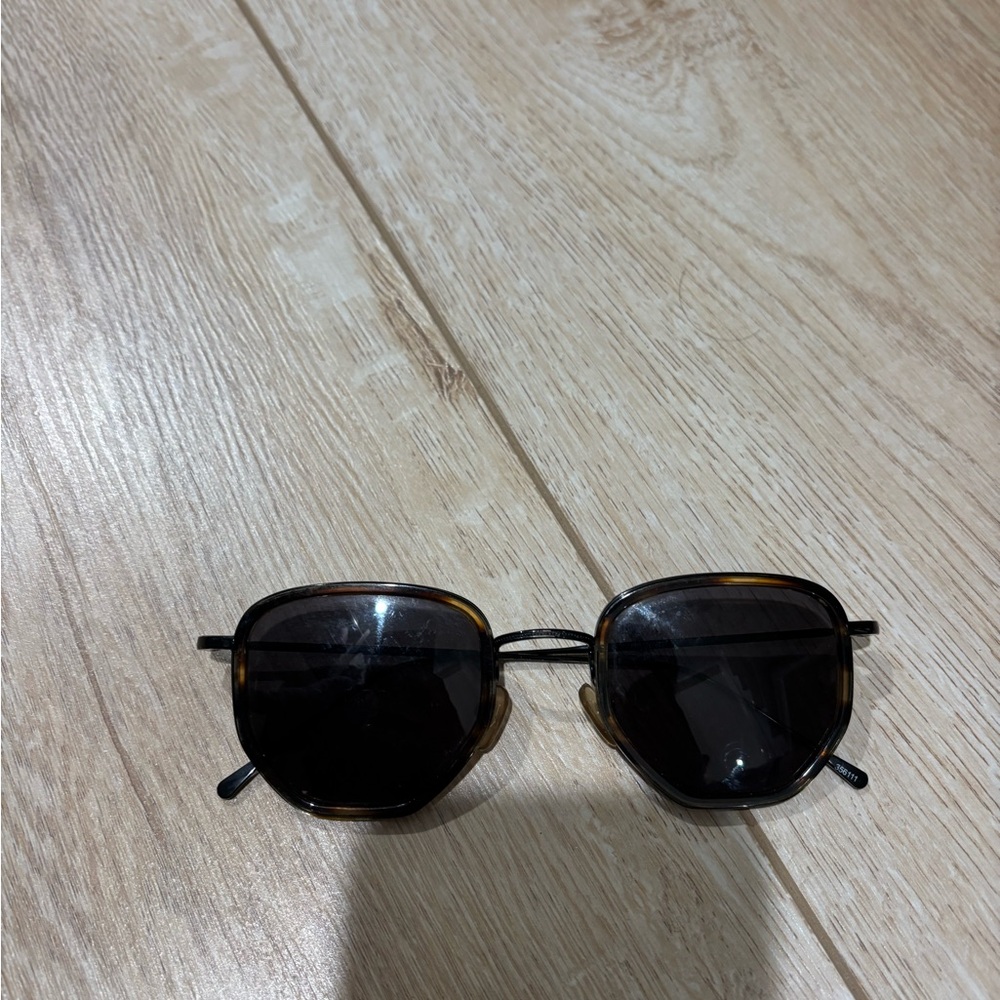 Illesteva Black and Brown tortoiseshell frame black lens Sunglasses